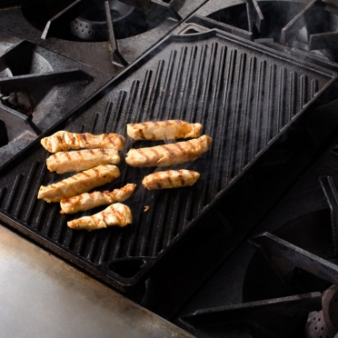 Reversible stove top griddle with chicken